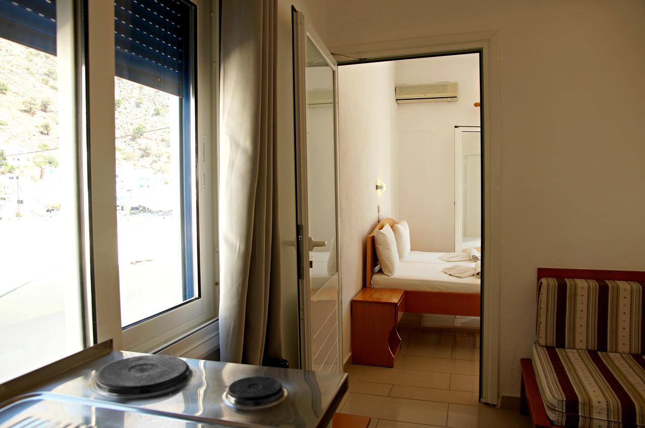 Hotel Madares à Loutró Extérieur photo