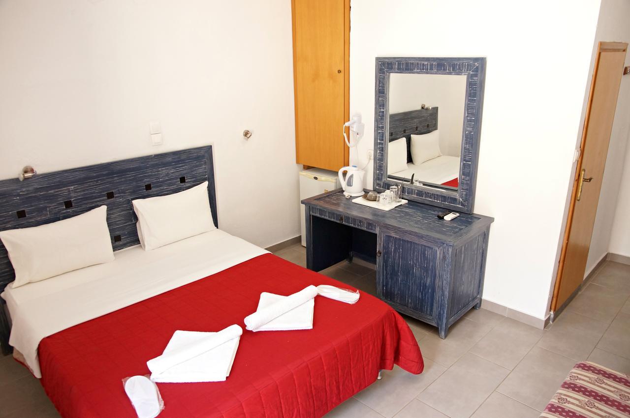 Hotel Madares à Loutró Extérieur photo
